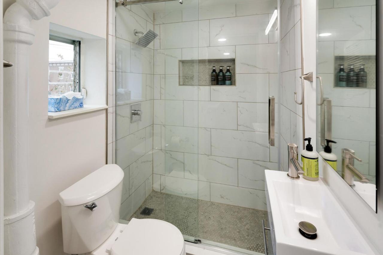 פילדלפיה King Suite Luxurious, Modern Couple Retreat מראה חיצוני תמונה
